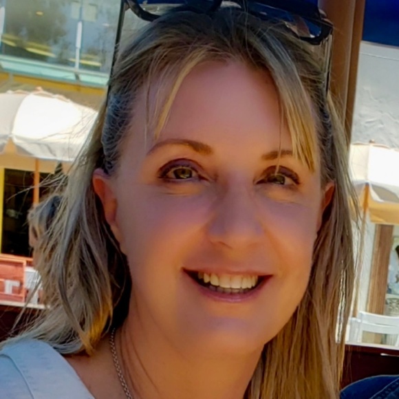 Meet your Posher, Colleen - Picture 2 of 3